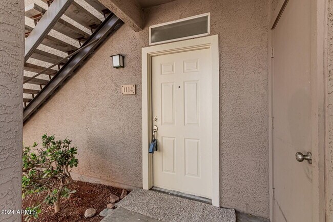 Foto del edificio - Immaculate Lakewood Community Condo
