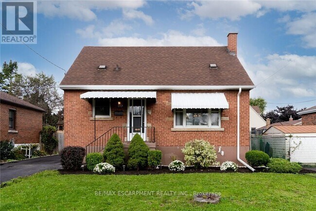 Photo du bâtiment - 212 E 32nd St