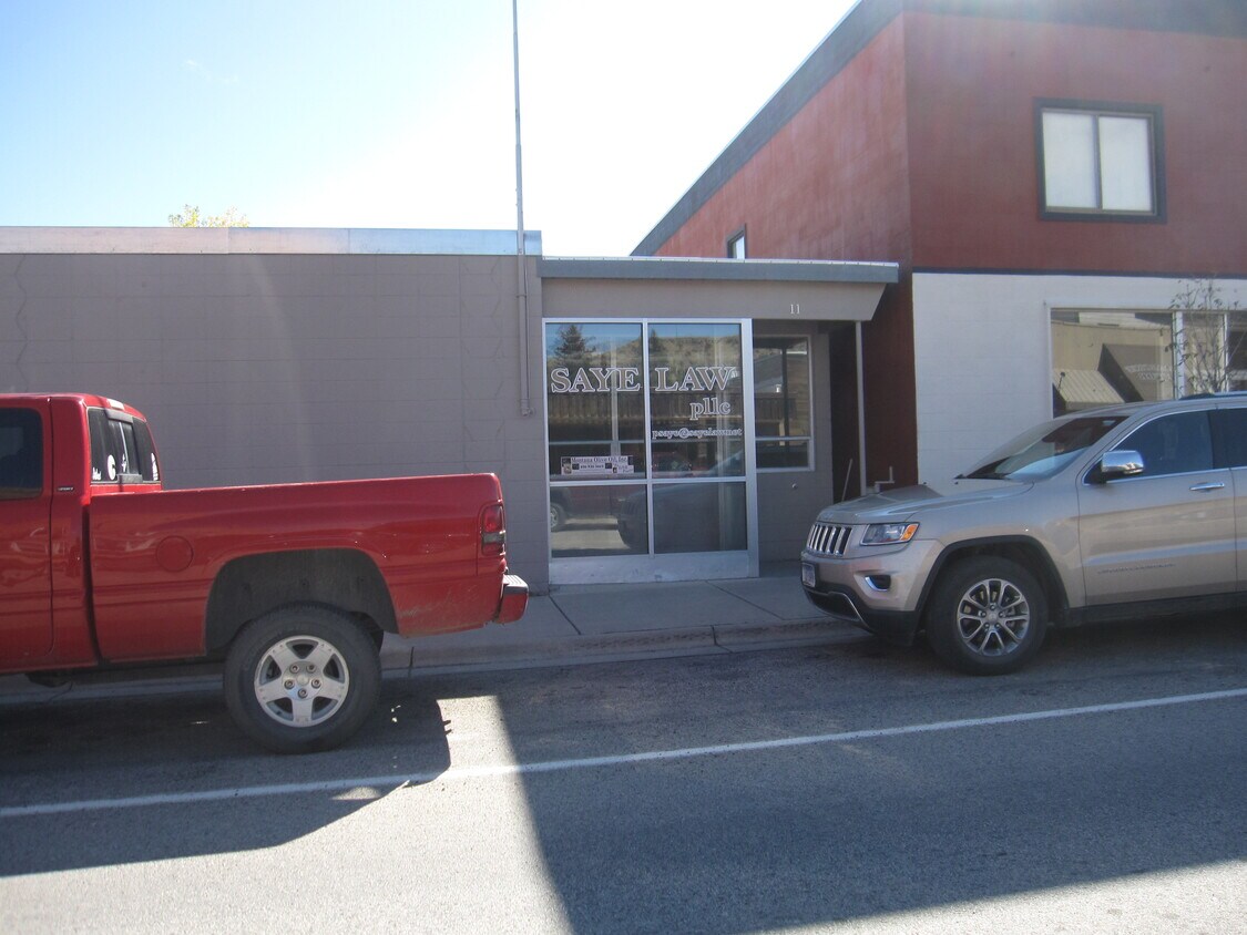 Primary Photo - 11 S Woodard Ave