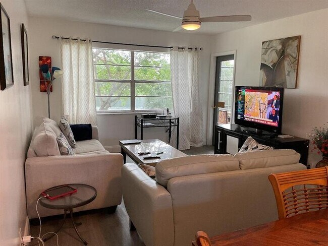Foto del edificio - 5003 NW 35th St