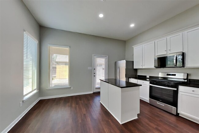Building Photo - 20614 Birch Rain Ct