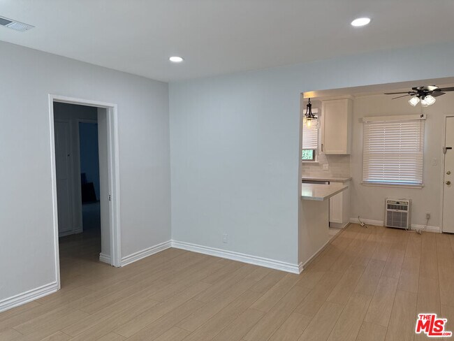 Foto del edificio - 4125 W Toluca Lake Ave