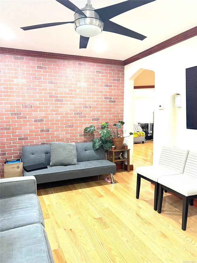 Foto del edificio - 83-15 243rd St