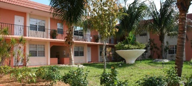 Building Photo - 978 SW 10th Dr