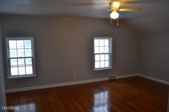 Building Photo - 3 br, 1 bath House - 293 Greeley Street
