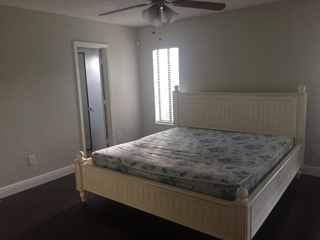 Foto del edificio - 4135 Bay Laurel Way