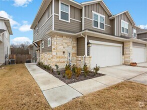 Building Photo - 557 Peace Dr