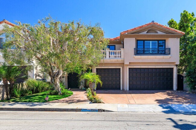 Foto del edificio - 1554 Mathews Ave