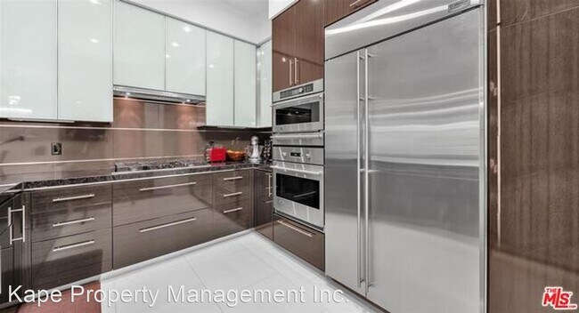 Building Photo - 3 br, 3.5 bath House - 1318 S Roxbury Driv...