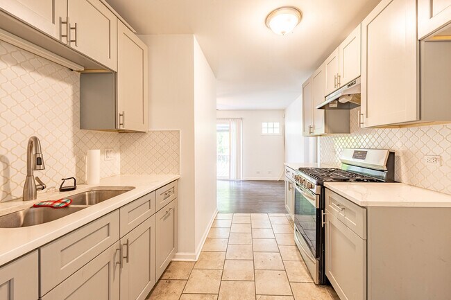 Foto del edificio - 2722 Larkspur Ln