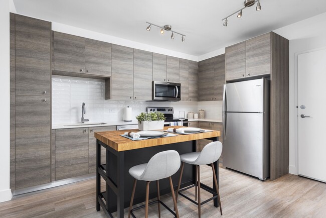 Designer kitchens - SoLe Mia Rentals