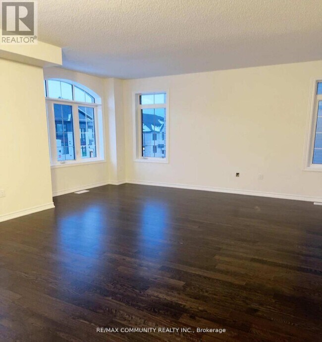 Building Photo - 2634 Apricot Ln