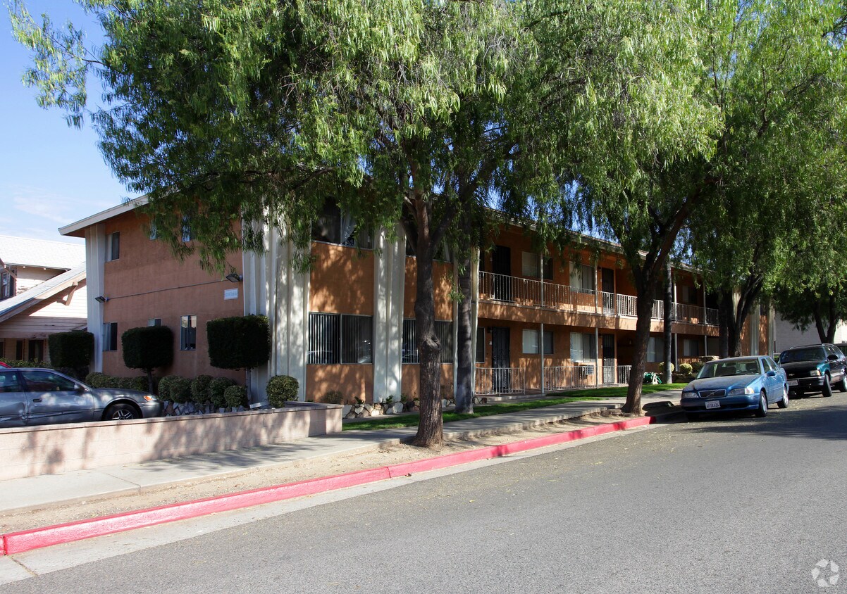 123 W 10th St, Corona, CA 92882 Apartments in Corona, CA