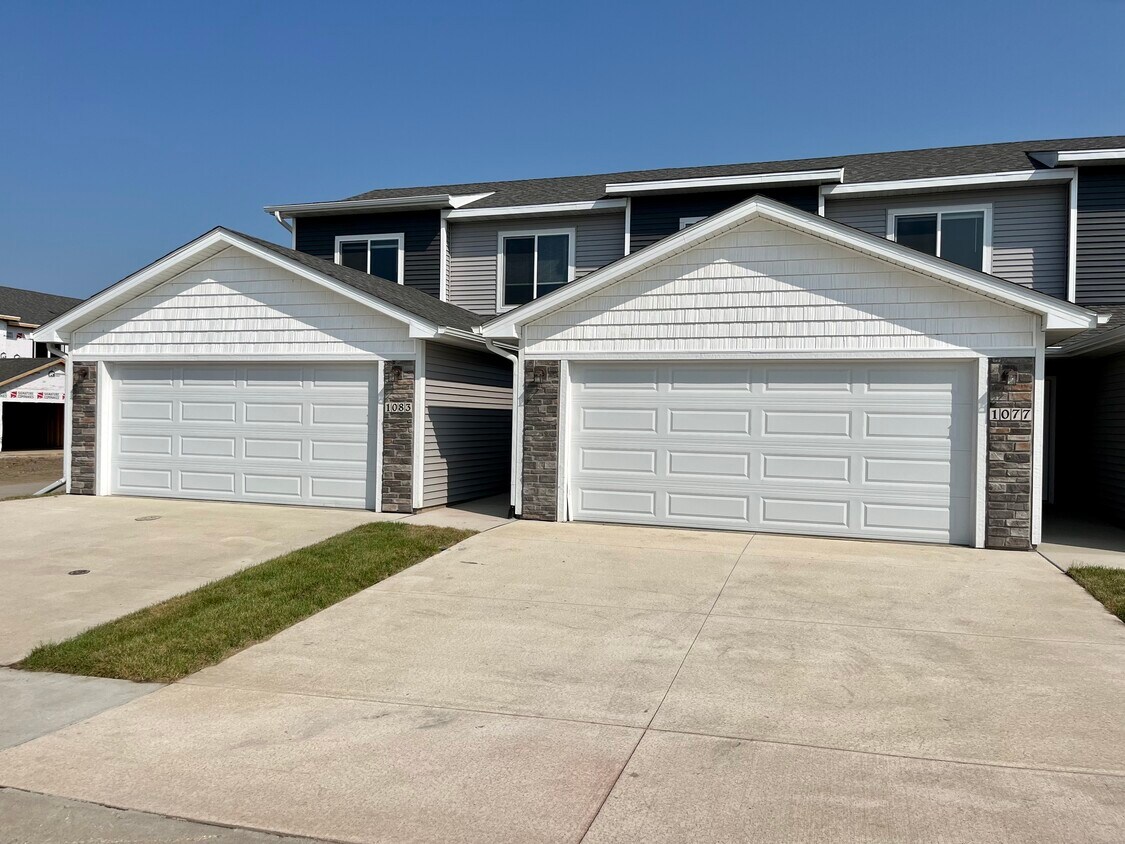 Prairie Village Commons 1003 Maeve Pl Waukee, IA Apartments for