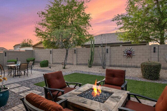 Foto del edificio - 16048 W Papago St