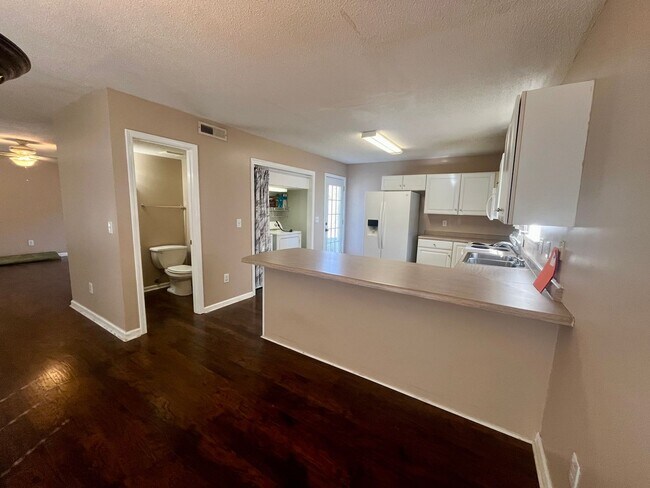 Foto del edificio - 1301 Davis Mill Rd