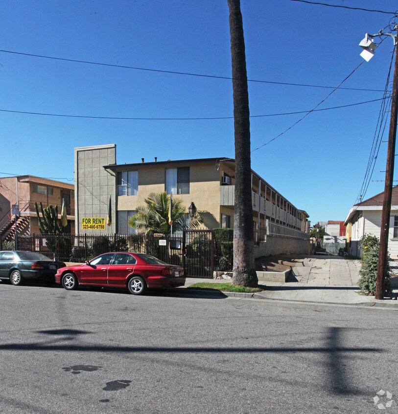 Building Photo - 1241 N New Hampshire Ave