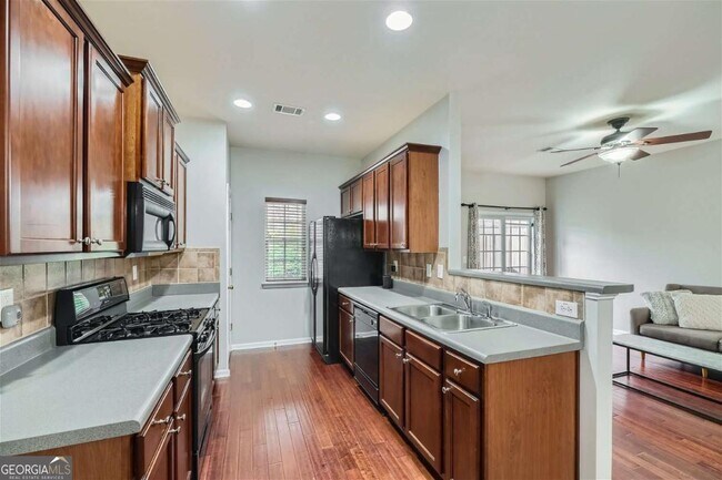 Foto del edificio - 2296 Leicester Way SE