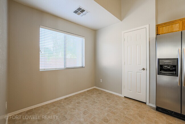 Foto del edificio - 3441 W Wayland Dr
