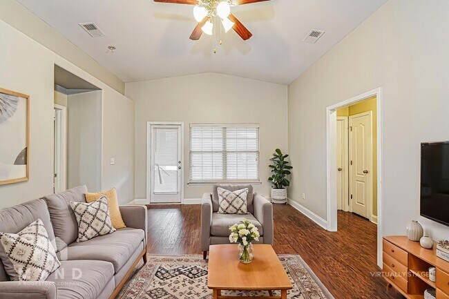 Building Photo - 4053 Cambridge Dr