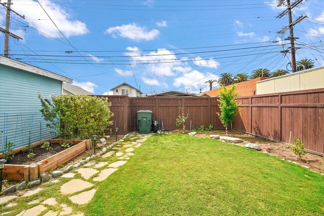 Building Photo - 1544 Marcelina Ave