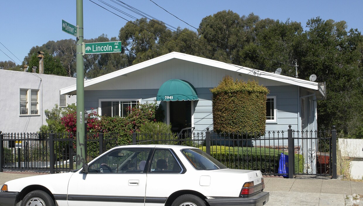 Building Photo - 3941 Lincoln Ave