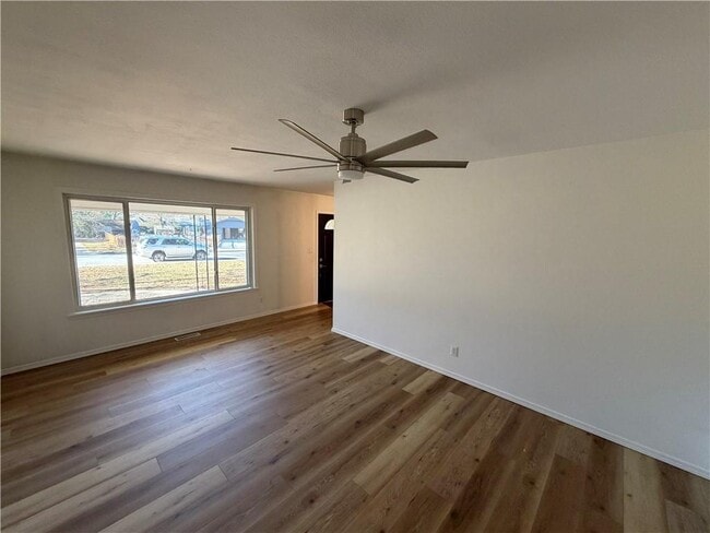 Foto del edificio - 2854 N Loxley Ave