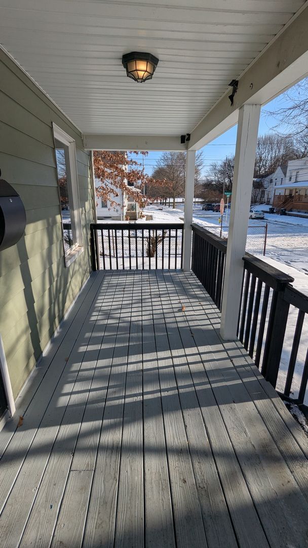 Foto del edificio - Welcome to this newly renovated, 3-bedroom home located in the heart of Akron