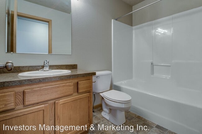 Building Photo - 2102-2258 Landmark Cir