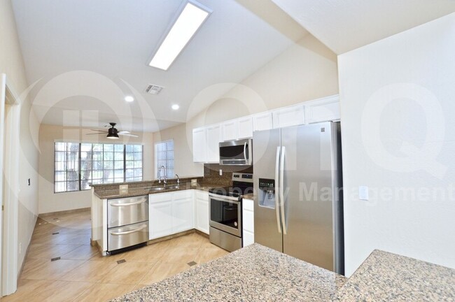 Building Photo - 432 W Silver Creek Ct