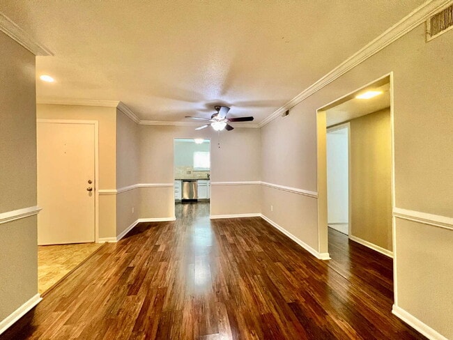 Building Photo - CONDO MINUTES FROM SouthParK!