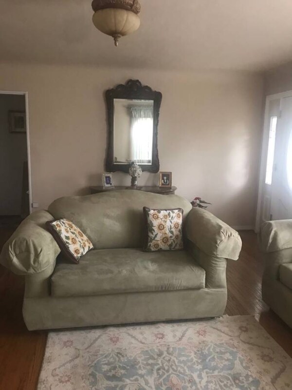 Building Photo - 1557 Linda Rosa Ave