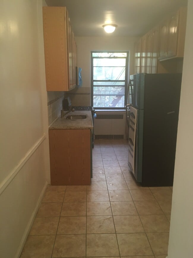 Building Photo - 3017 Riverdale Ave