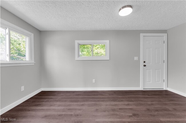 Building Photo - 17308 Grovewood Ave