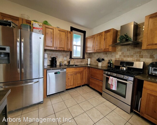 Building Photo - 5 br, 2.5 bath House - 211 Bigham Street