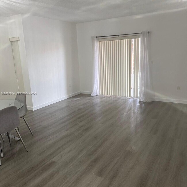 Building Photo - 9159 SW 77th Ave