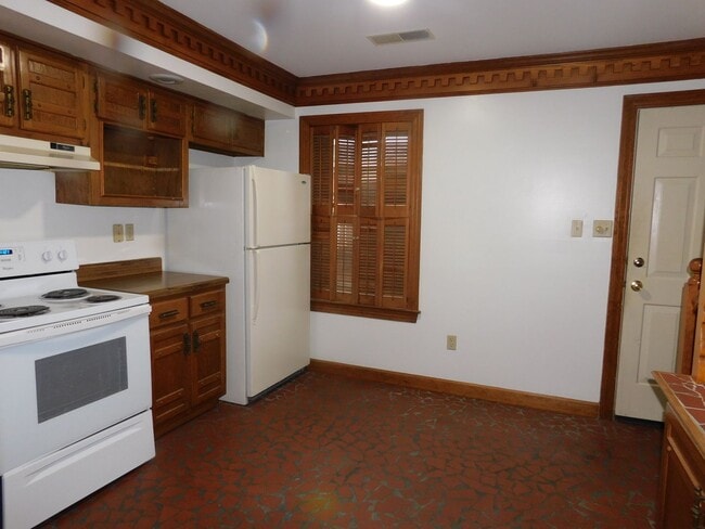 Building Photo - 5326 Airways Blvd #6 Memphis TN
