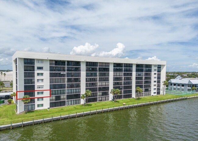 Building Photo - 250 S Sykes Creek Pky