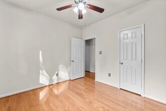 Building Photo - 118 W Russet Grove Cir