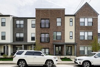 Building Photo - 457 E 19th St
