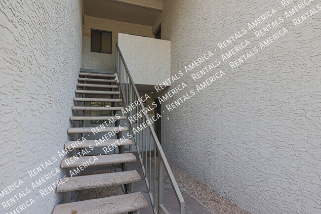Foto del edificio - 6480 N 82nd St