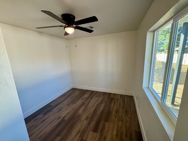 Building Photo - 1134 E Brown St