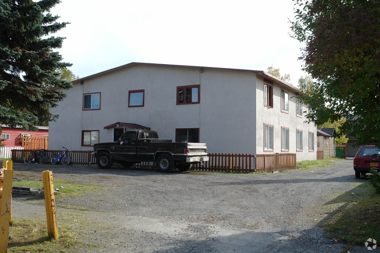 Building Photo - 400 W 11th Ave