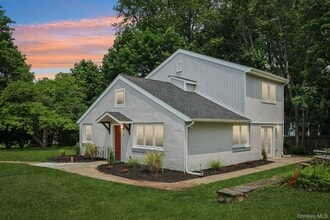 Building Photo - 10 De Clark Pl