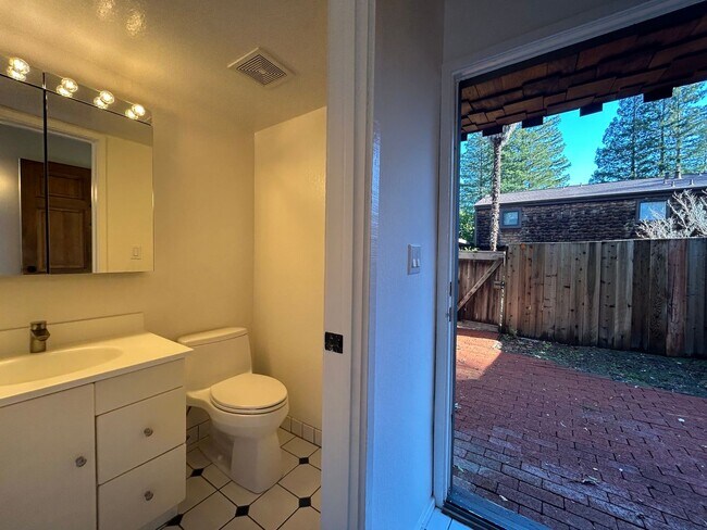 Foto del edificio - Idyllic Loft-Style Townhome Near Downtown Lafayette with Private Patios & Top Schools