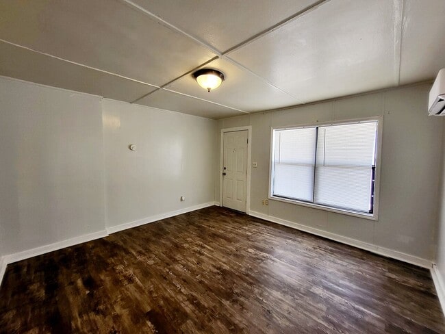 Building Photo - 1003 S MAIN UNIT A BIG SPRING, TX 79720