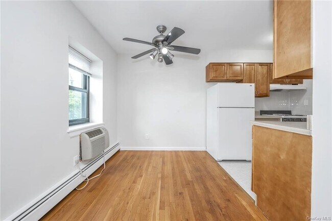 Foto del edificio - 507 White Plains Rd