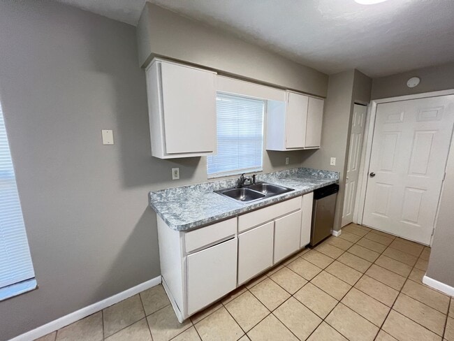 Foto del edificio - Lovely 3 bd/2 ba home in Summerfield!