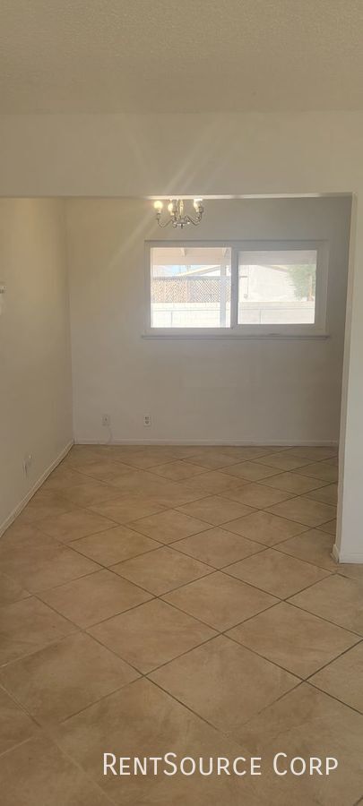 Building Photo - 3 Bedroom  1 Bath Single Family Home in Yermo