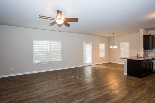 Foto del edificio - 6509 Rumple Rd